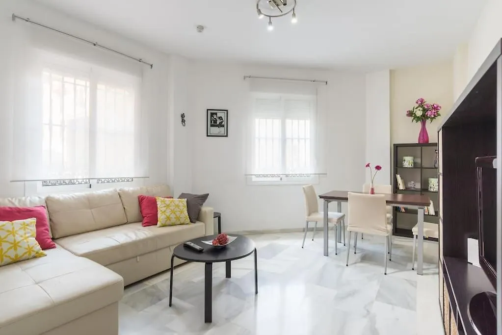 Apartment Bright, Quiet And Nice Ground Floor In The Center Malaga