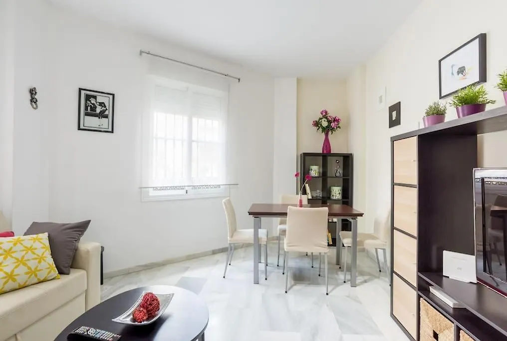 Apartment Bright, Quiet And Nice Ground Floor In The Center Malaga